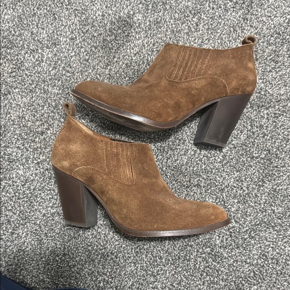 Frye Illiana Cognac Genuine Suede Ankle Western Heel Boots 10